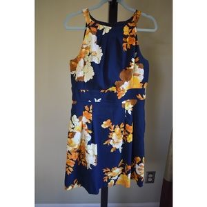 Floral print dress w/ pockets